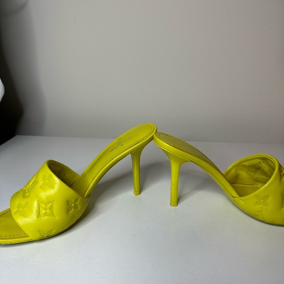 Neon green/yellow LV heels - Picture 10 of 10